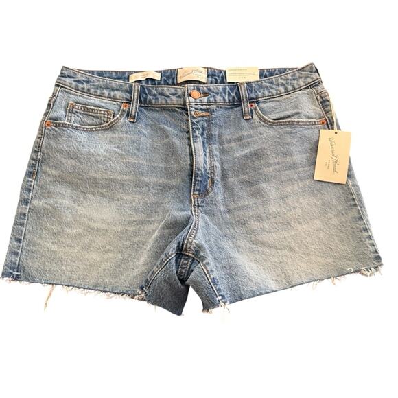Universal Thread Vintage Stretch Jean Blue Denim Shorts Size 14 / 32R NWT - Picture 2 of 6
